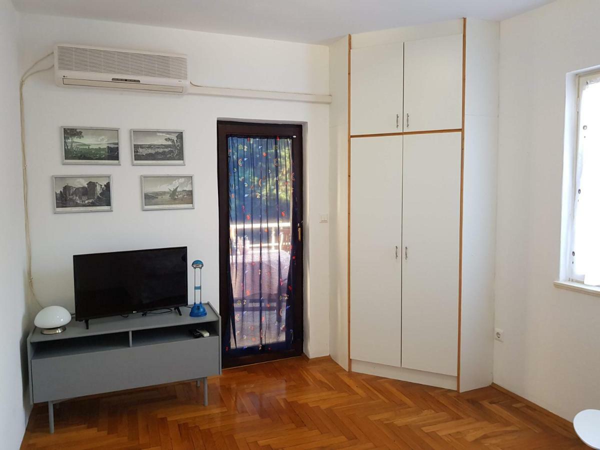 Mare Azzurro Apartments Pula Exterior photo